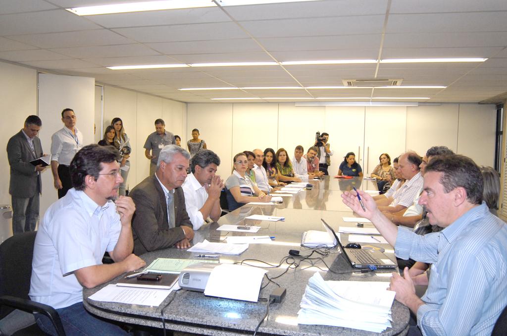 Imagem: Comissão Especial realizou reunião sobre o PCCV nesta quinta-feira no Gabinete da Presidência.