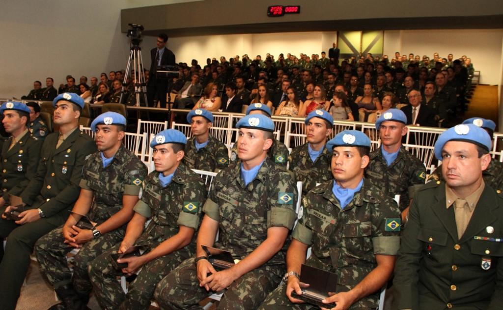 Imagem: Militares integrantes do 14° Contingente da Companhia de Estabilização das Nações Unidas.