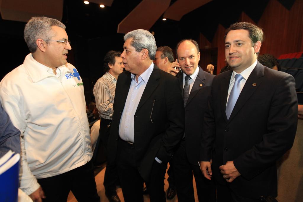 Imagem: Ministro Padilha, governador André Puccinelli e o dep. Marcio Fernandes