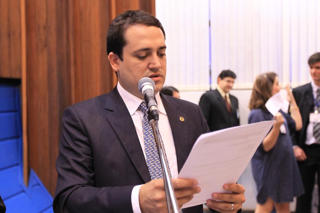 Imagem: Deputado Marcio Fenandes durante pequeno expediente da sessão