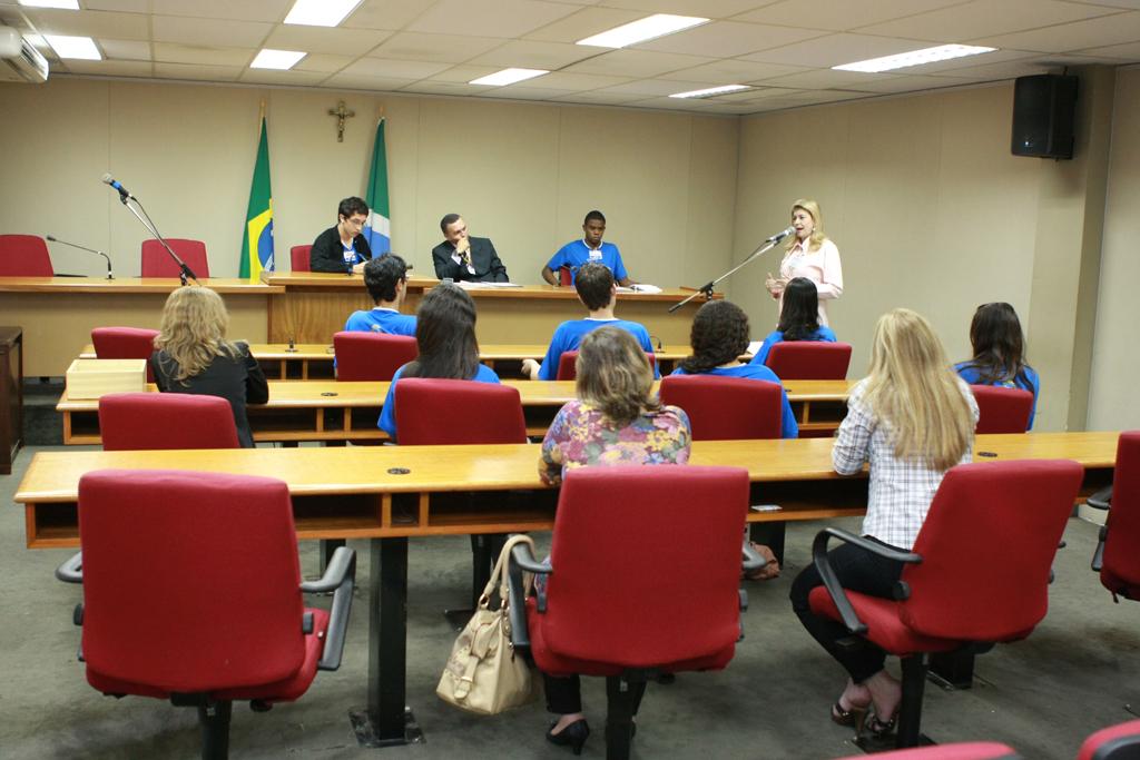 Imagem: Sessões do Parlamento Jovem costumam ser realizadas no Plenarinho Nelito Câmara.