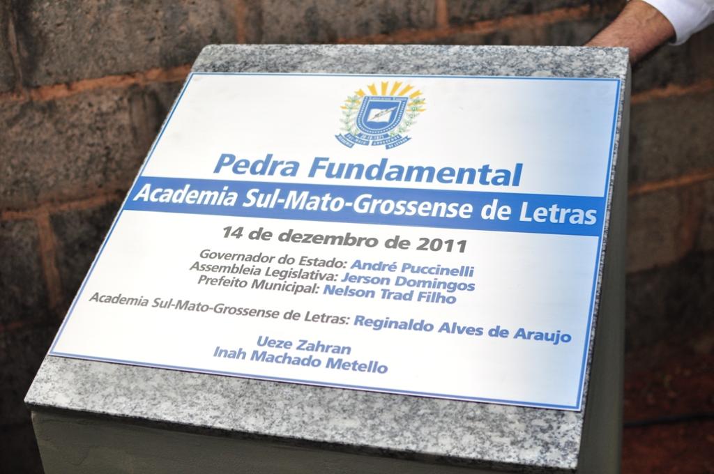 Imagem: Pedra fundamental marca local onde será construída sede da ASL.