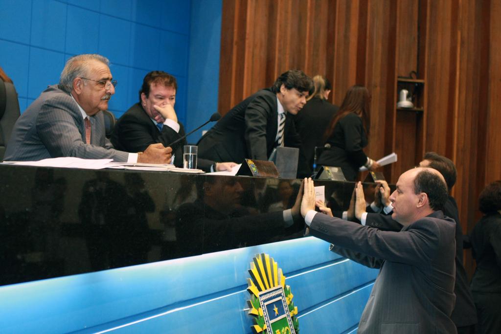 Imagem: Deputados avaliarão nome de Ronaldo Chadid para ser o novo conselheiro do TCE.