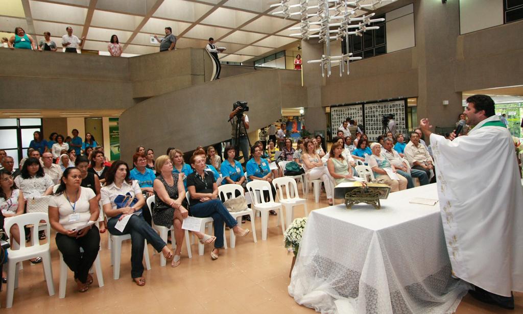 Imagem: Missa foi realizada no saguão da Assembleia Legislativa.