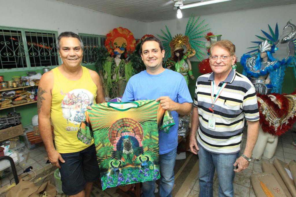 Imagem: Deputado Marcio Fernandes acompanha último preparativos das escolas de samba