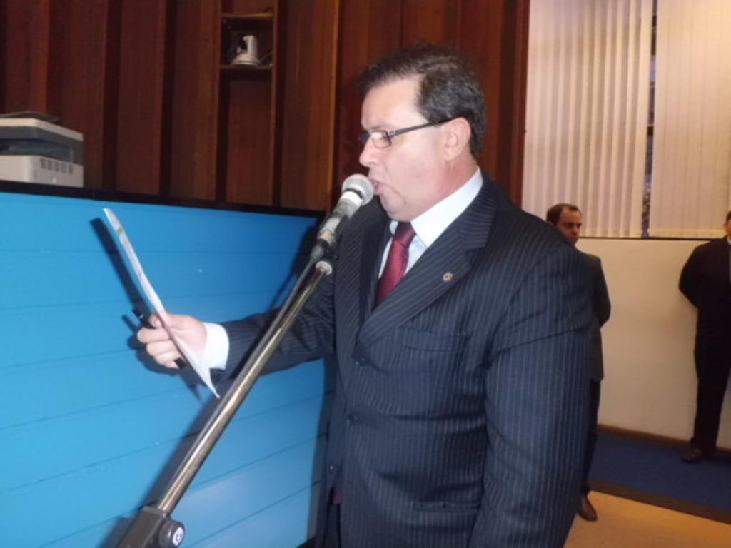 Imagem: Deputado Eduardo Rocha solicita início da construção do novo prédio da UNEI em Três Lagoas