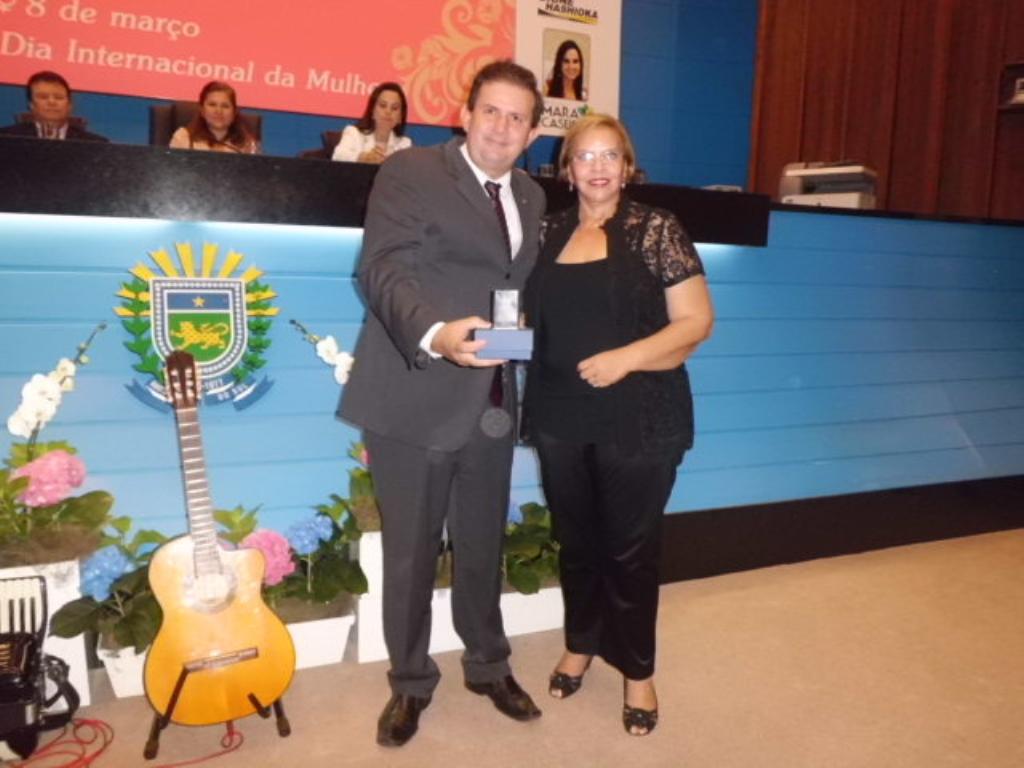 Imagem: Deputado Eduardo Rocha homenageia Maria Lúcia Firmino