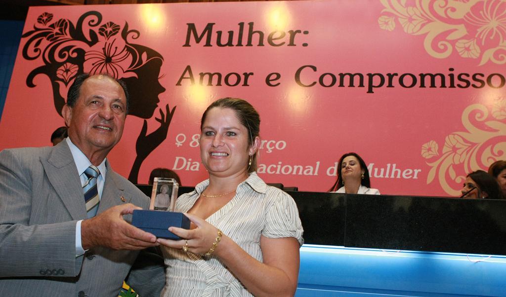 Imagem: Entrega do Troféu Celina Jallad 