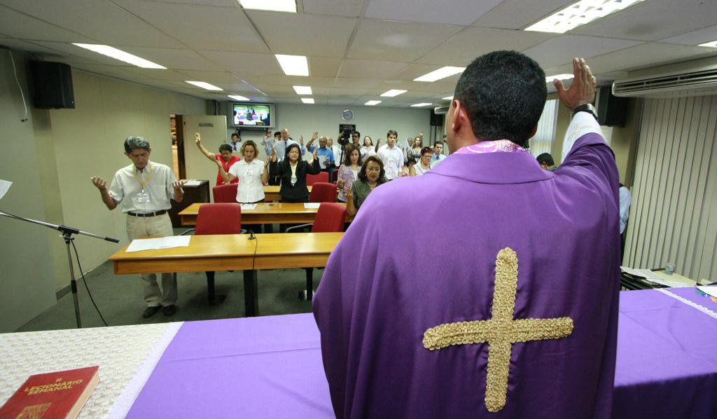 Imagem: Missa do mês de março foi realizada no plenarinho Nelito Câmara.