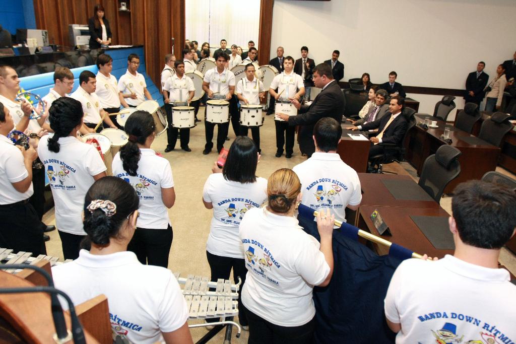 Imagem: Banda Down Rítmica se apresentou nesta quinta-feira durante sessão no plenário.