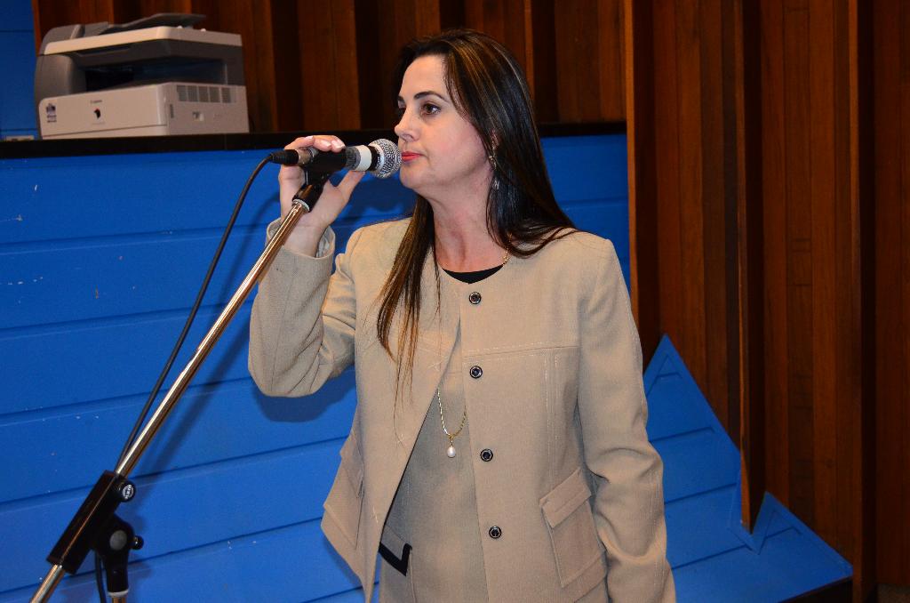 Imagem: Mara Caseiro defende cautela na lida com usuários