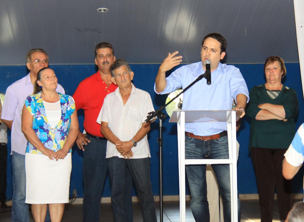 Imagem: Marcio Fernandes durante discurso nas festividades do aniversário do município