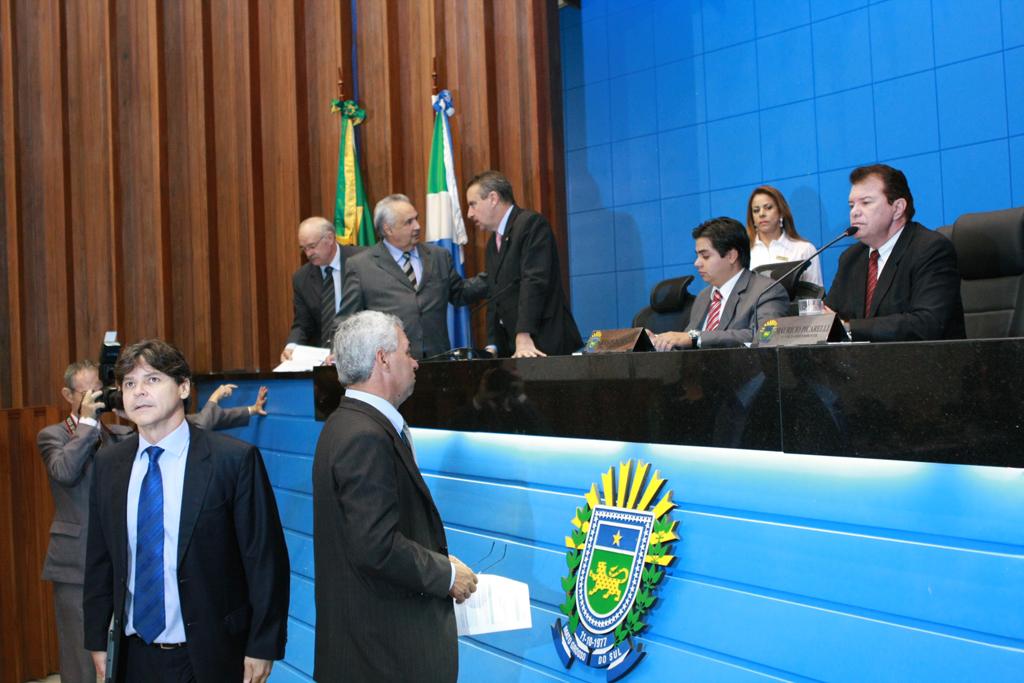 Imagem: Deputados levantaram a sessão em luto pela morte do ex-prefeito de Dourados.