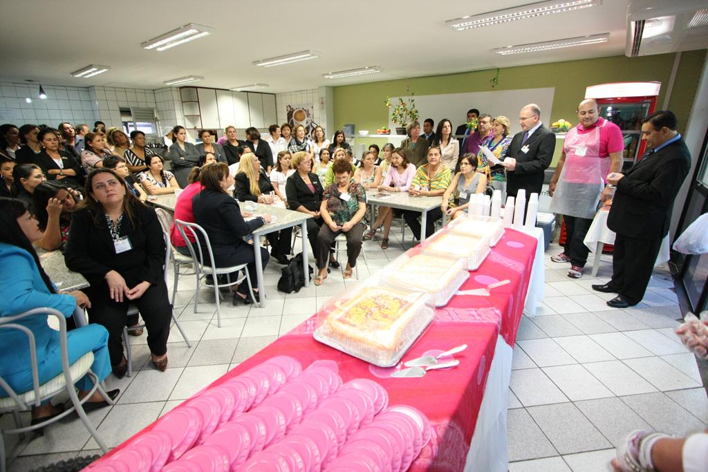 Imagem: Comemoração antecipada ao Dia das Mães foi feita no saguão da Casa de Leis.