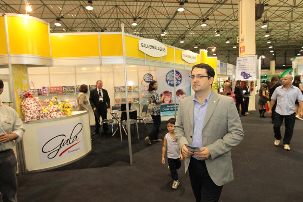 Imagem: Dep. Marcio Fernandes visita Expo MS logo após cerimônia de abertura