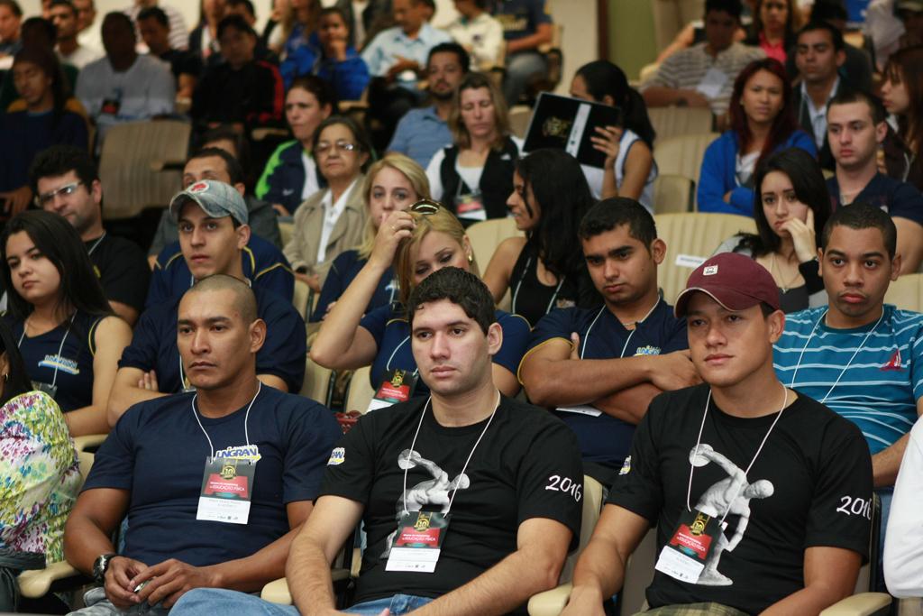 Imagem: Plenário lotado na programação referente à Semana do Profissional de Educação Física.