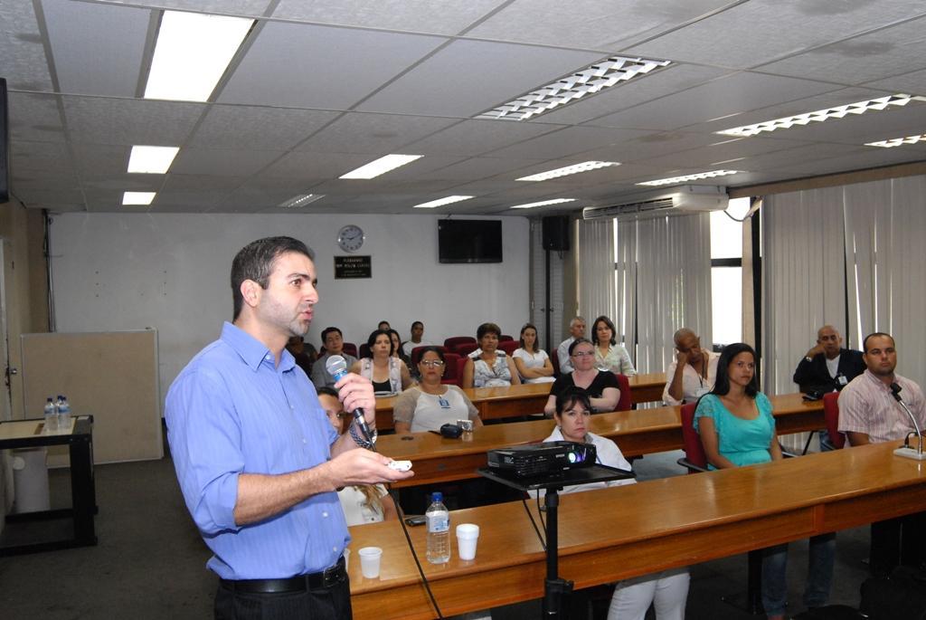 Imagem: Conforme o médico Maurício Pontes, quem sofre de LER deve procurar atendimento imediato.