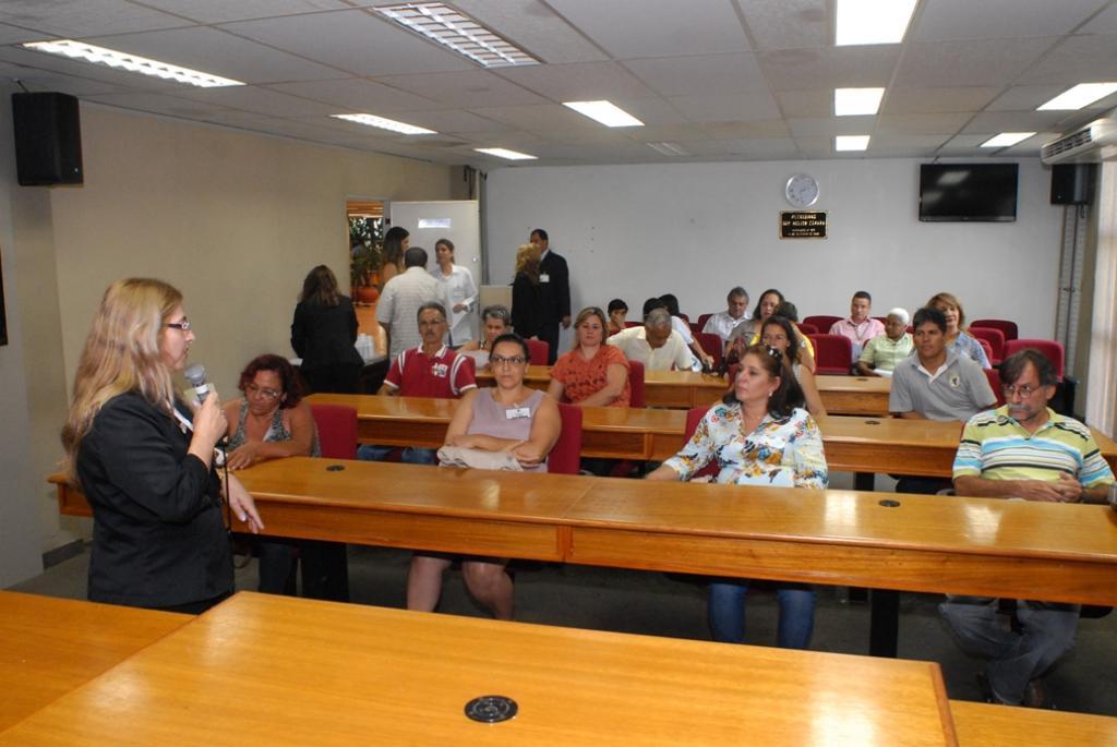 Imagem: Pais receberam orientações e informações durante encontro na Assembleia. 