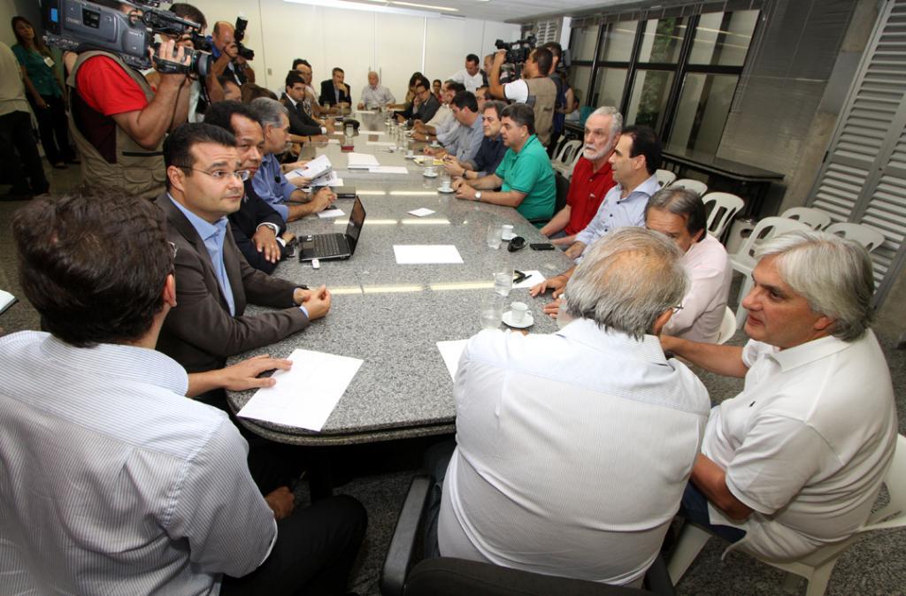 Imagem: No último dia 12, parlamentares federais, estaduais e entidades públicas e civis se reuniram em busca de soluções para os conflitos no Estado.