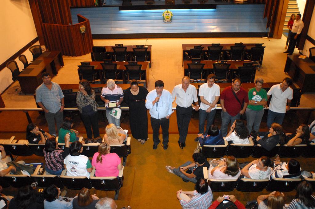 Imagem: Deputados e representantes da Federação dos Trabalhadores em Educação se reuniram várias vezes para chegar a consenso.