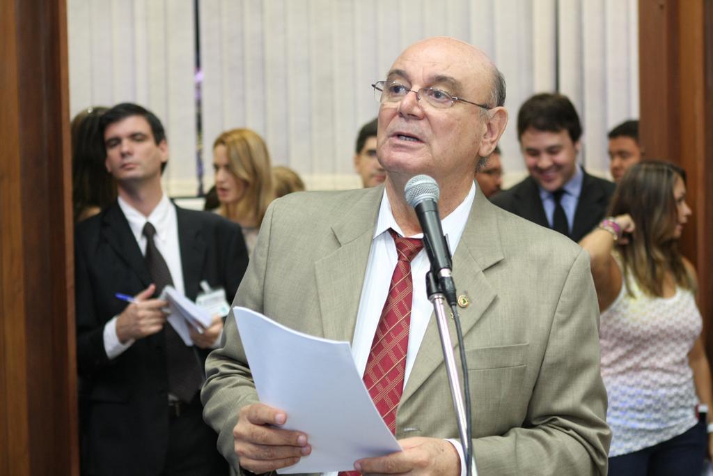 Imagem: Deputado Laerte Tetila, juntamente com outros três parlamentares, apresentaram projeto na AL.