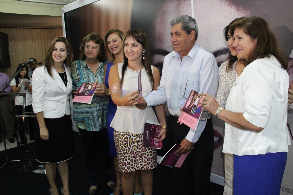 Imagem: Deputada Mara Caseiro participa do lançamento do 1º Plano de Políticas para Mulheres