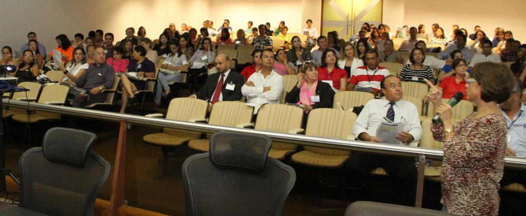 Imagem: Funcionários da Casa de Leis e de outros órgãos participam de curso ministrado por professora doutora. 