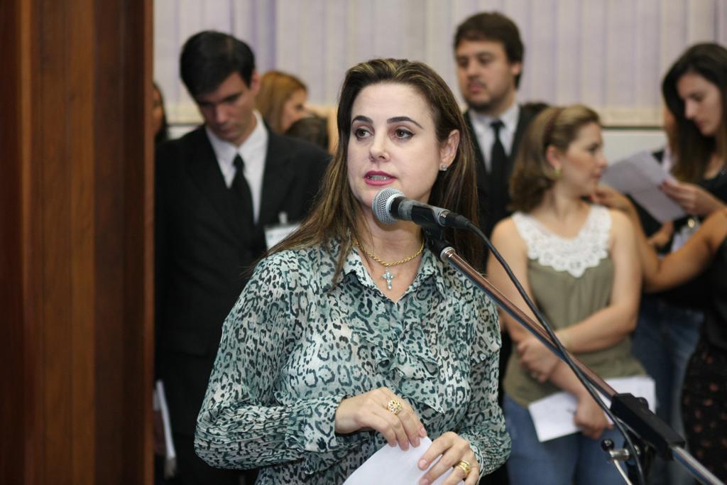 Imagem: Mara Caseiro entra no lugar de Junior Mochi na presidência da Comissão de Educação.