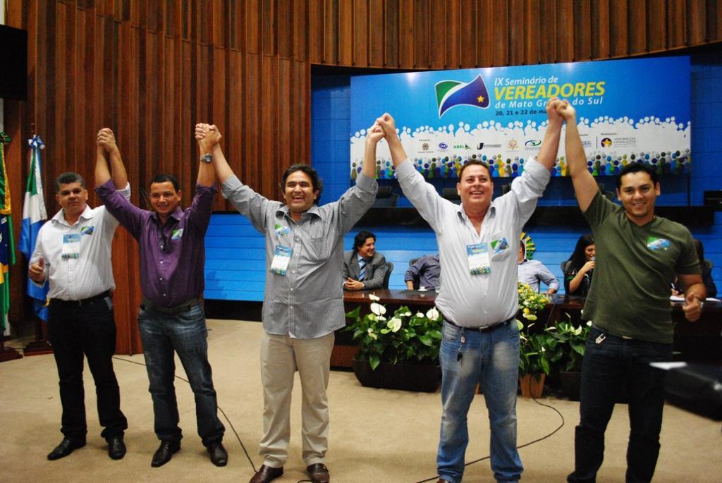 Imagem: Chapa "A Força que vem da União" comemora vitória.