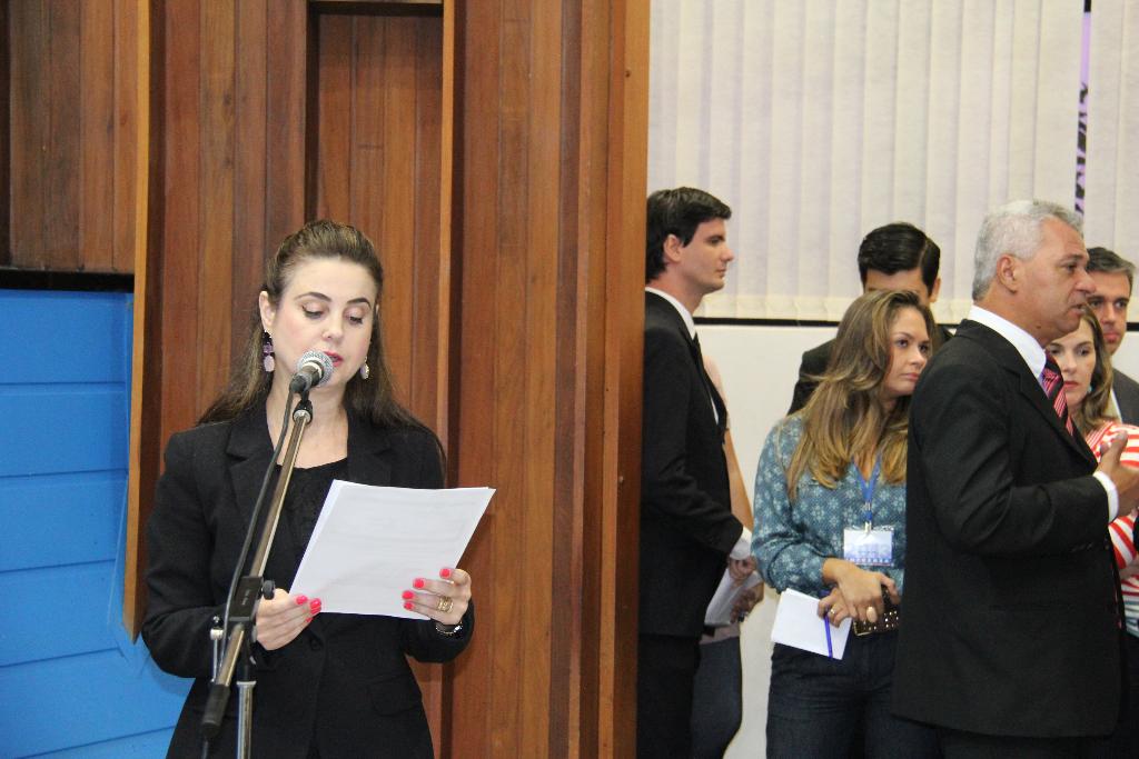 Imagem: Mara Caseiro apresenta reivindicação em plenário que pode beneficiar mulheres de Aquidauana