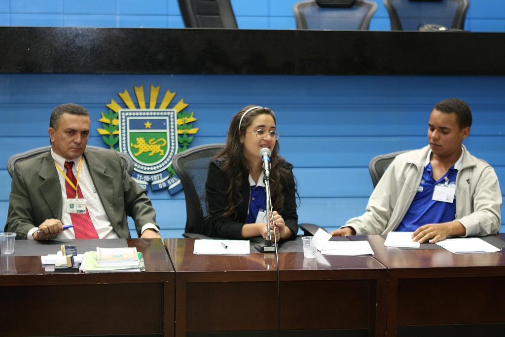 Imagem: Última sessão ordinária da 3ª Legislatura do Parlamento Jovem aconteceu no plenário.