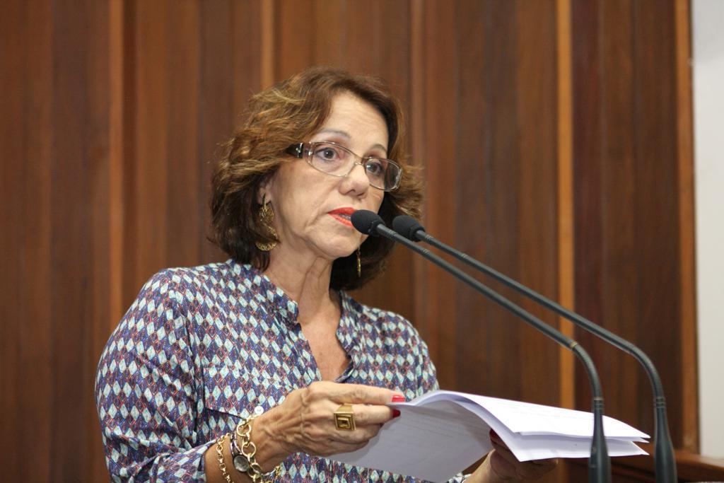 Imagem: Professora Ângela Maria da Costa diz que o que se vê atualmente são crianças, mas não a infância.