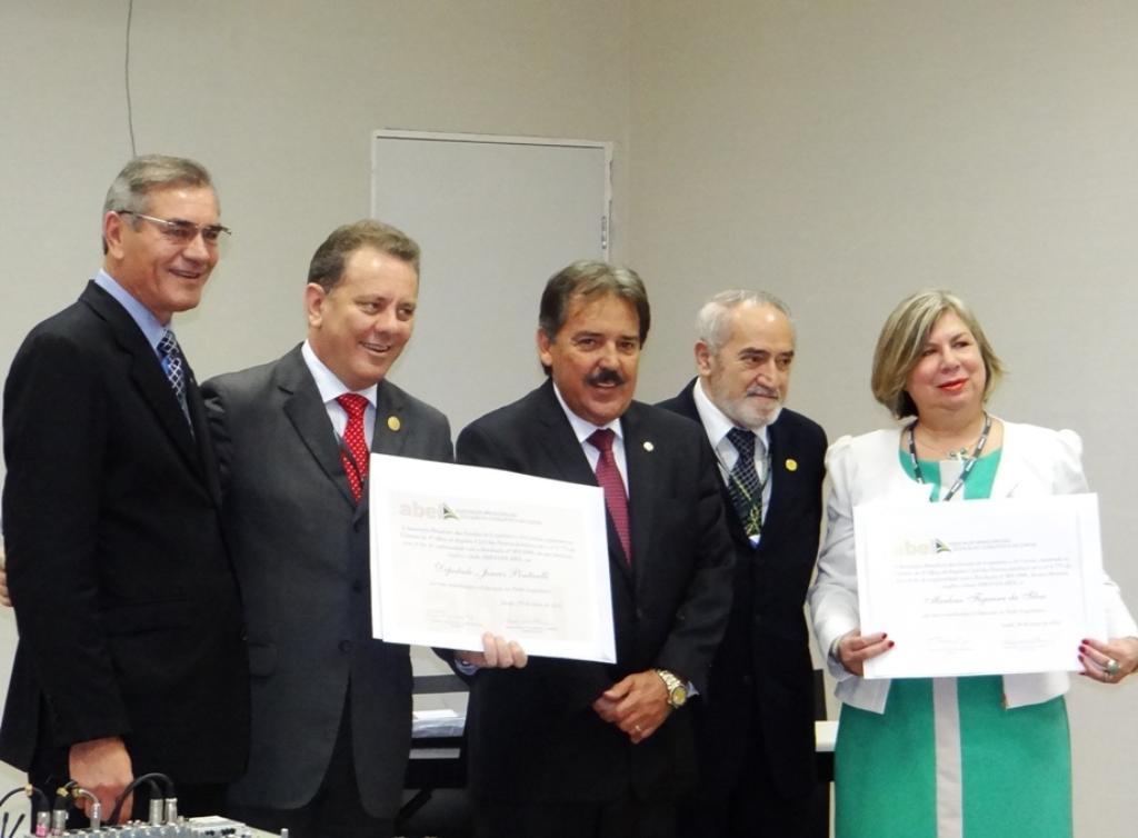 Imagem: Deputado Arroyo agora é o vice-presidente da Unale; Marlene Figueira, diretora de RH da Casa de Leis, também participou do evento.