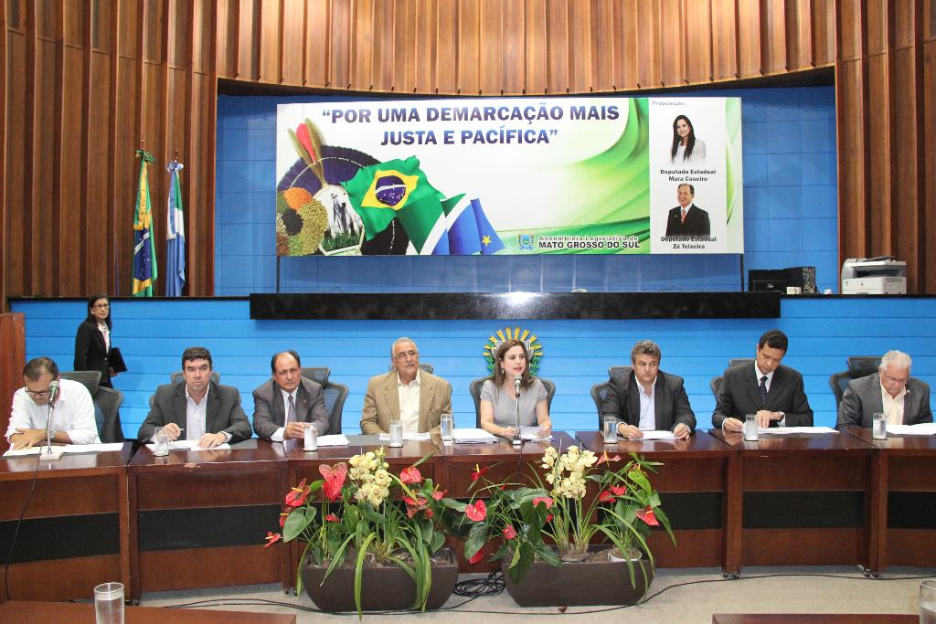 Imagem: Mara Caseiro e Zé Teixeira comandaram audiência pública nesta segunda-feira