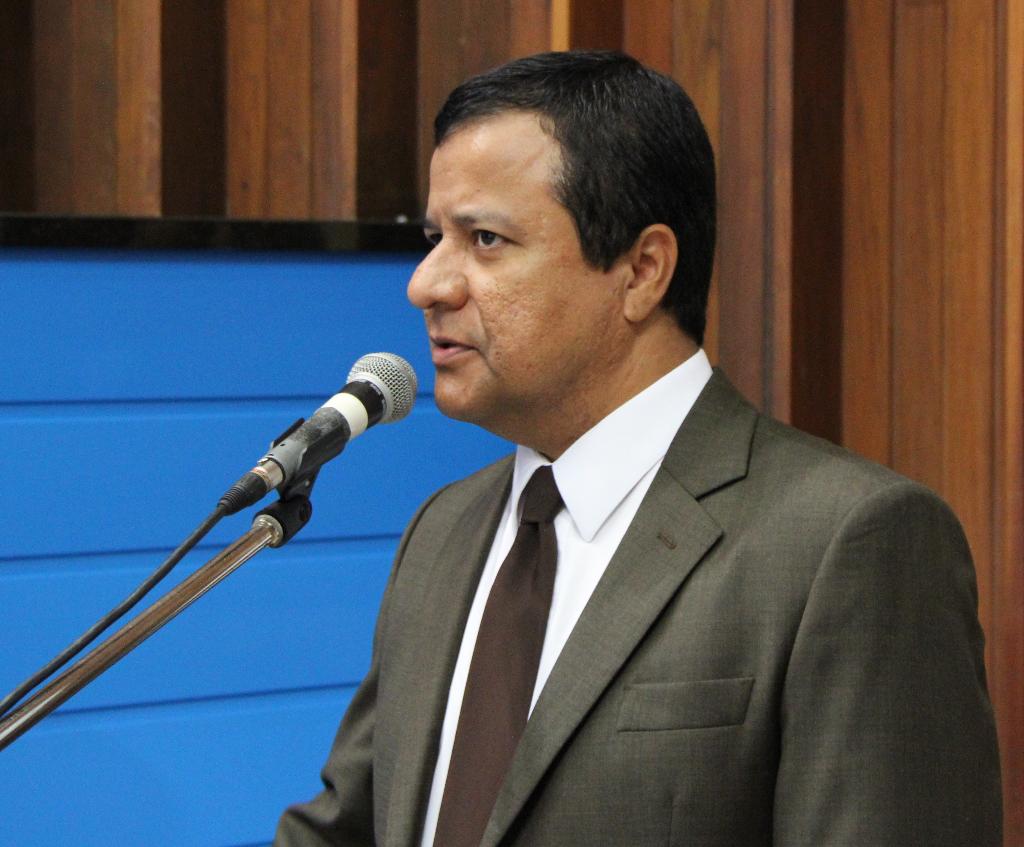 Imagem: Amarildo Cruz durante pronunciamento na sessão da Assembleia Legislativa