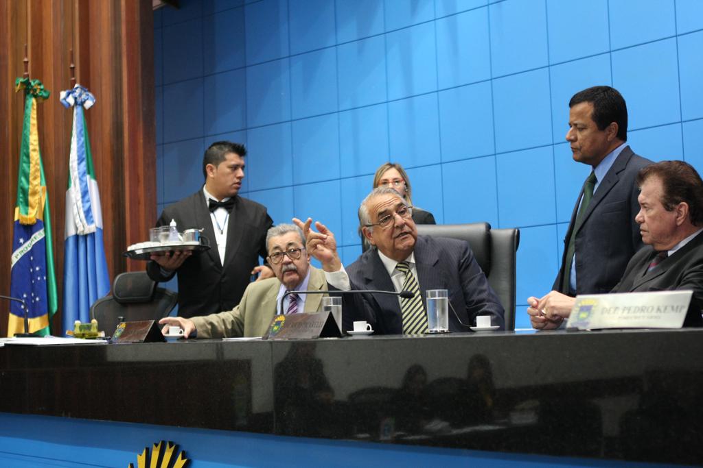 Imagem: Sessão foi levantada, pois os deputados vão se encontrar com ministro da Justiça.