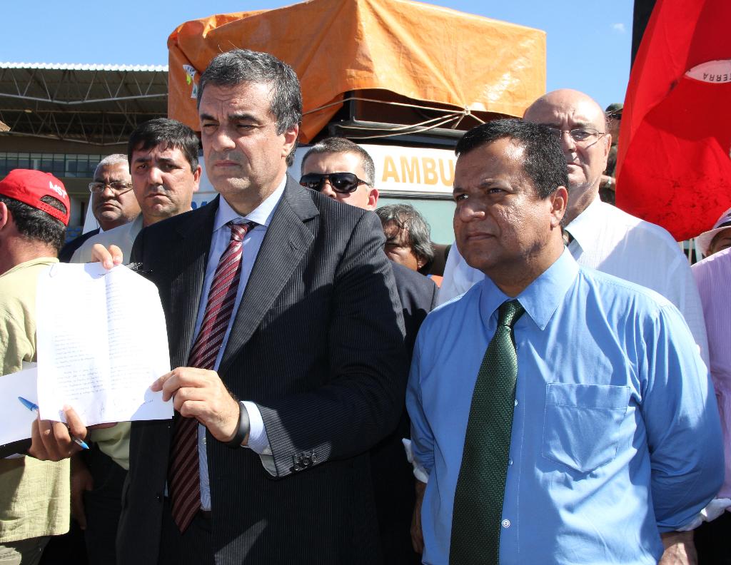 Imagem: Deputado Amarildo Cruz ao lado do Ministro da Justiça