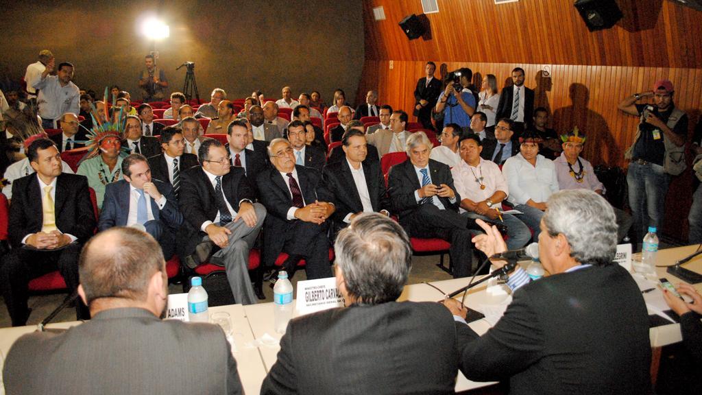 Imagem: Reunião entre Comitiva Federal, deputados estaduais e produtores aconteceu nesta tarde em Campo Grande.