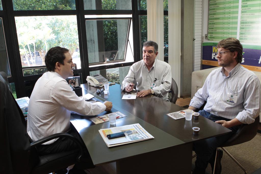 Imagem: Deputado Marcio Fernandes em reunião com o prefeito Maurílio