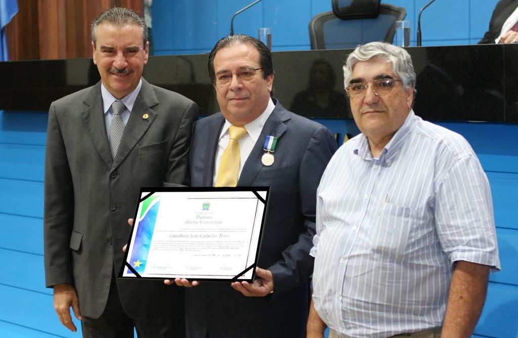 Imagem: Conselheiro Iran Coelho das Neves é homenageado na Assembleia Legislativa.