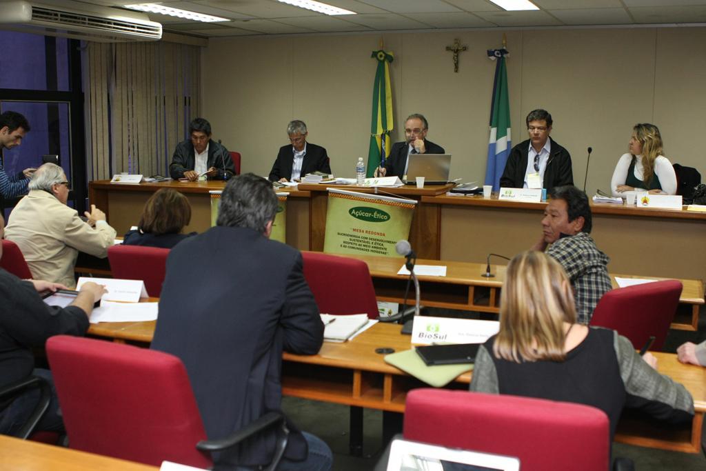 Imagem: Debate promovido pela ONG Açúcar-Ético aconteceu no plenarinho da ALMS.