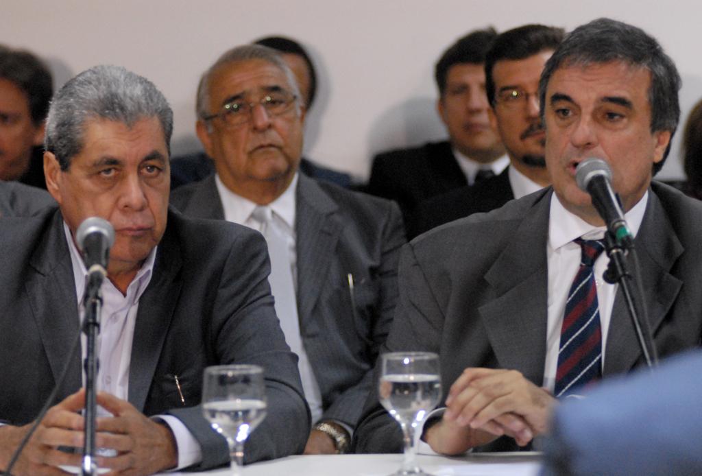 Imagem: Reunião entre deputados, ministro, governador, fazendeiros e índios aconteceu no Grand Park Hotel.