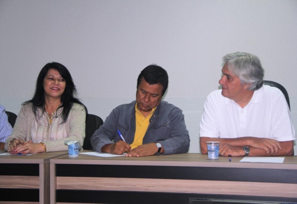 Imagem: Amarildo Cruz ao lado do senador Delcídio do Amaral 