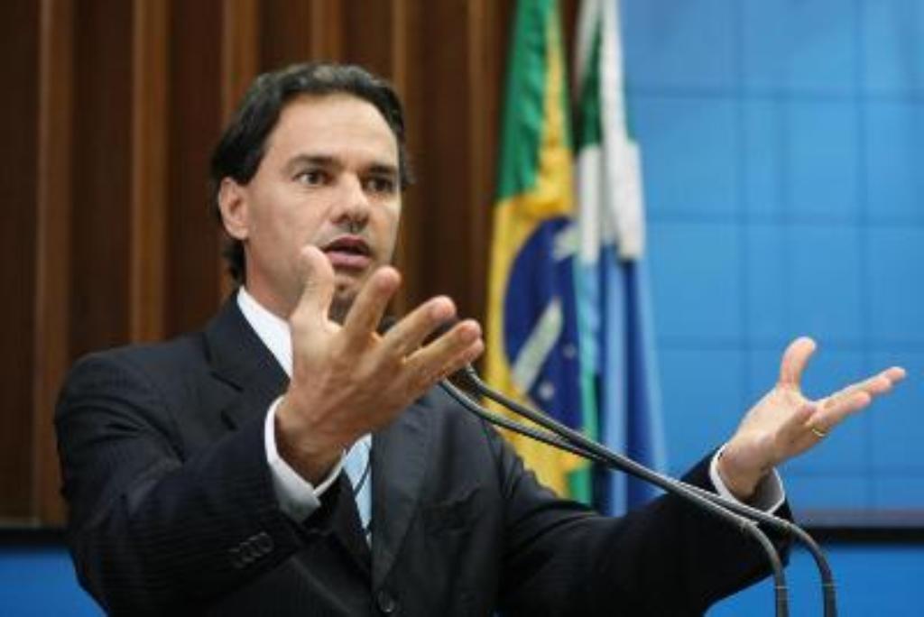 Imagem: Deputado vai a Brasília com a missão de reforçar cumprimento de acordo no sentido de a empresa pagar dívida de R$ 480 mi com produtores rurais.