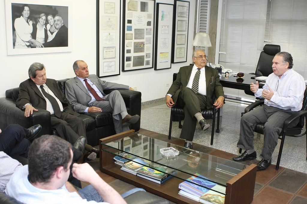 Imagem: Reunião aconteceu na manhã de hoje na sala da Presidência.