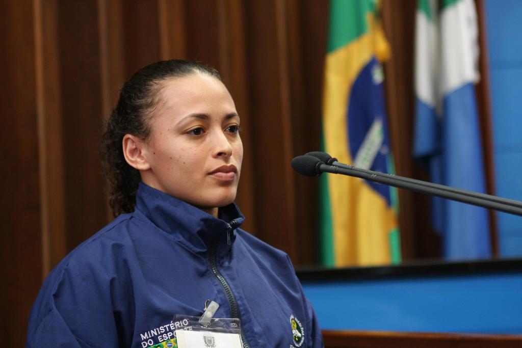 Imagem: Para tentar conseguir dinheiro para a competição, a atleta tem feito rifas.