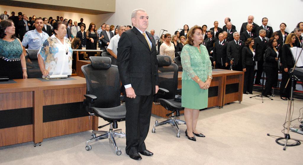 Imagem: Antônio Guimarães Rocha e Maria José Xavier recebem Título de Cidadão Sul-Mato-Grossense na ALMS.