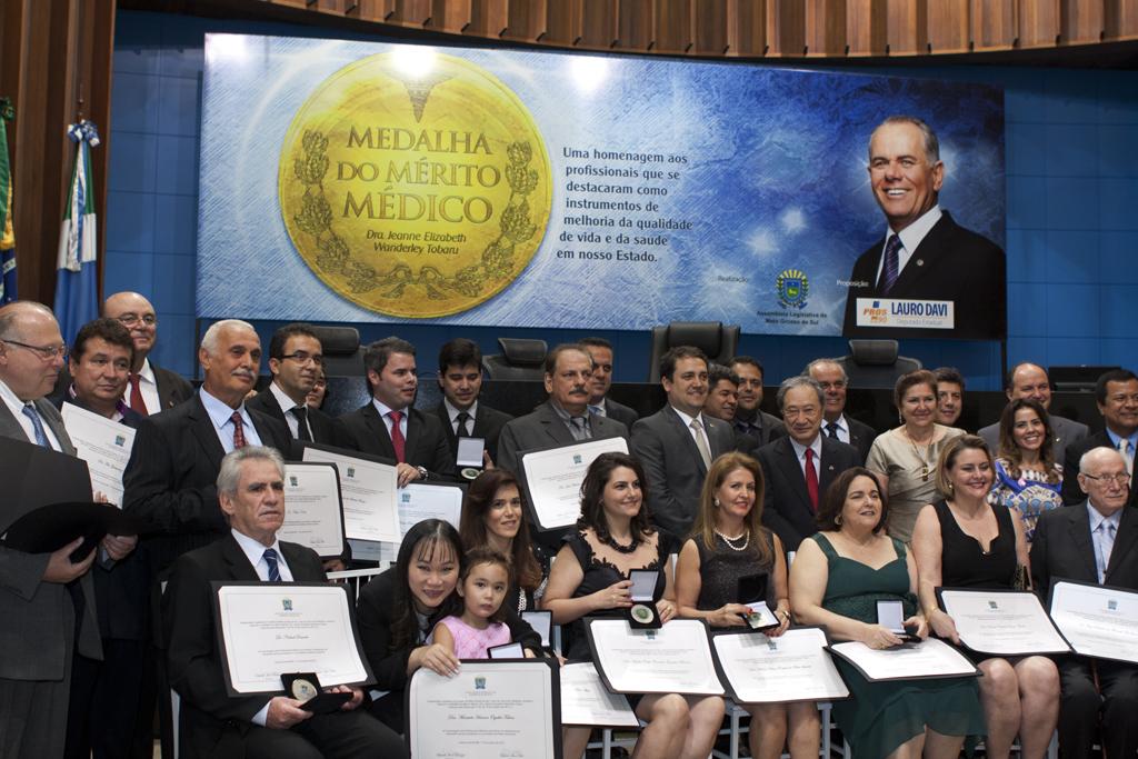 Imagem: Sessão solene foi realizada no plenário Júlio Maia.