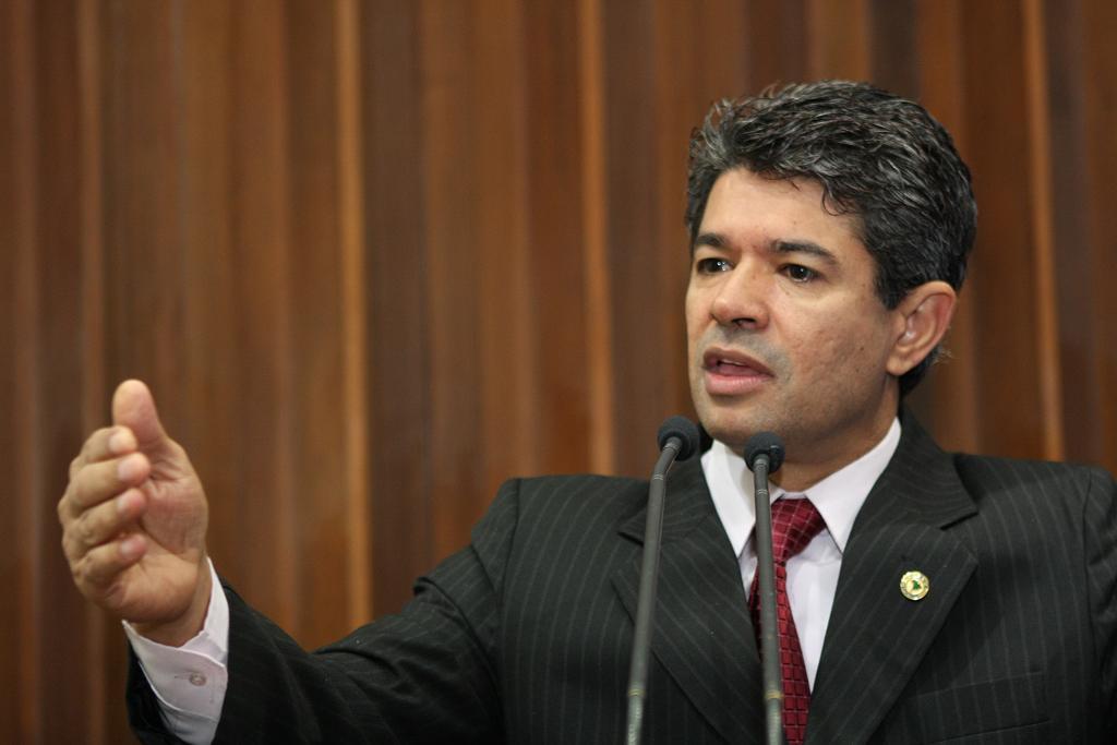 Imagem: Professor Rinaldo usou a tribuna da Assembleia Legislativa nesta quinta-feira.