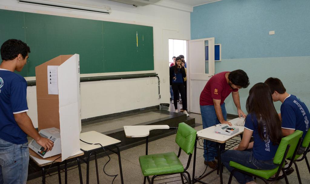 Imagem: Neste ano, cerca de 6 mil estudantes estão aptos a votar.